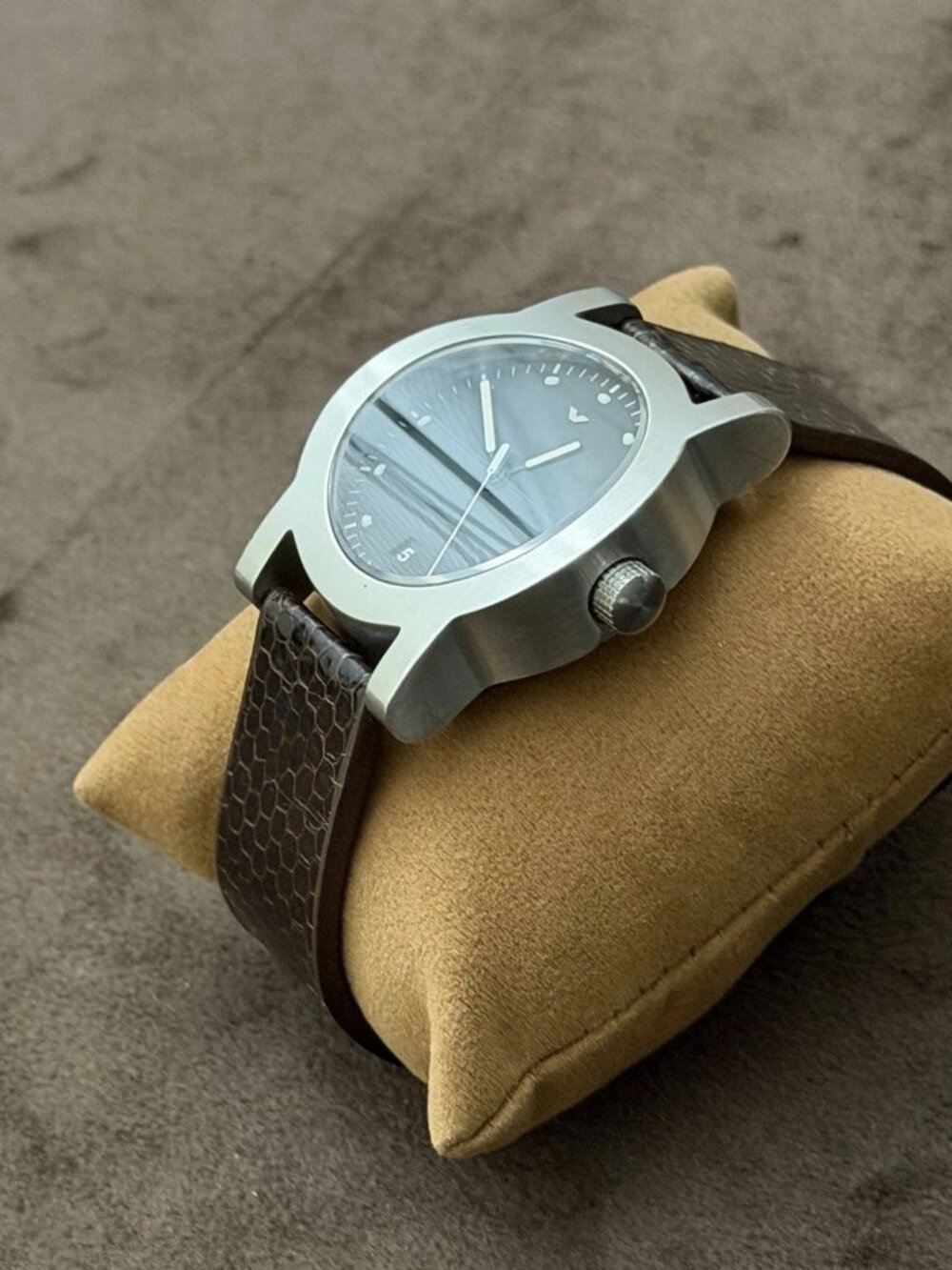 Stunning Ventura v-tronic Designer Watch by Hannes Wettstein